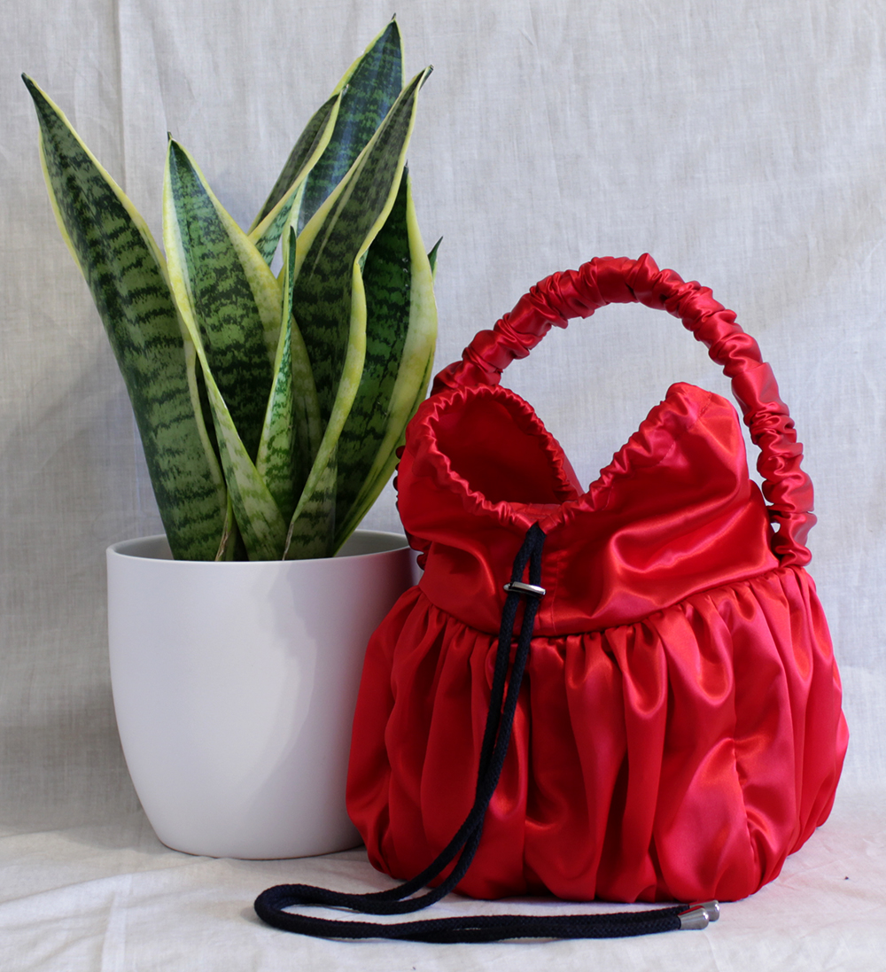 deluxx ruched cube bag